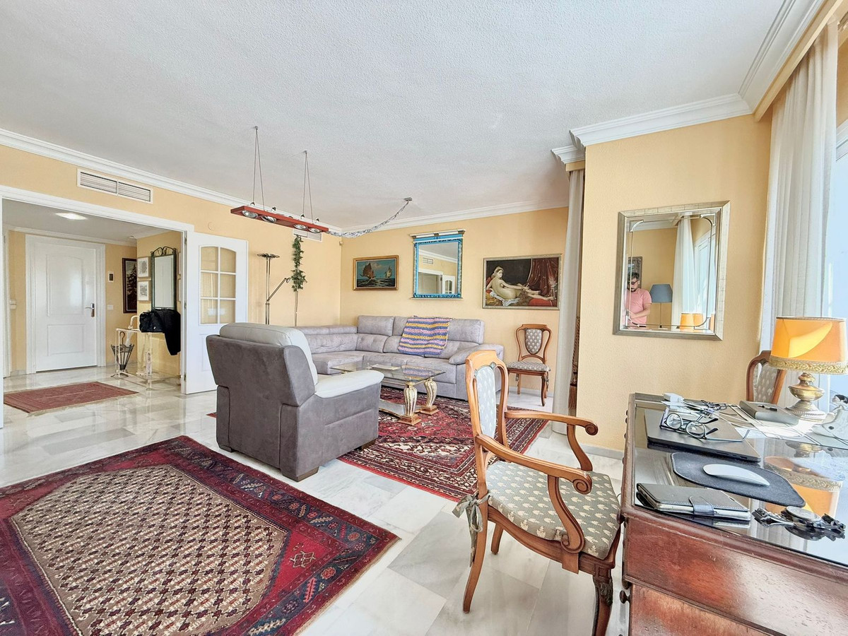 3 Bed - Penthouse for Sale in Las Lagunas de Mijas