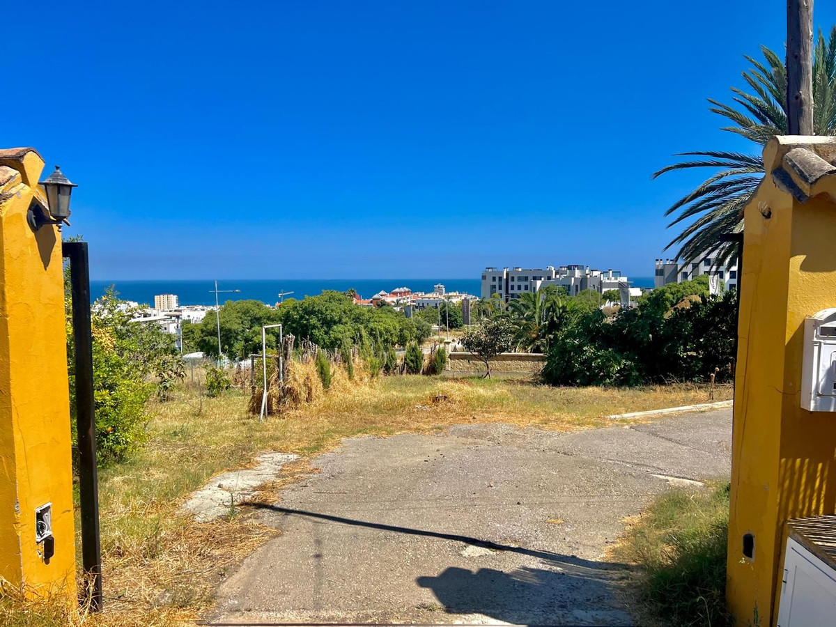 Casa de 6 Dormitorios en venta en Estepona
