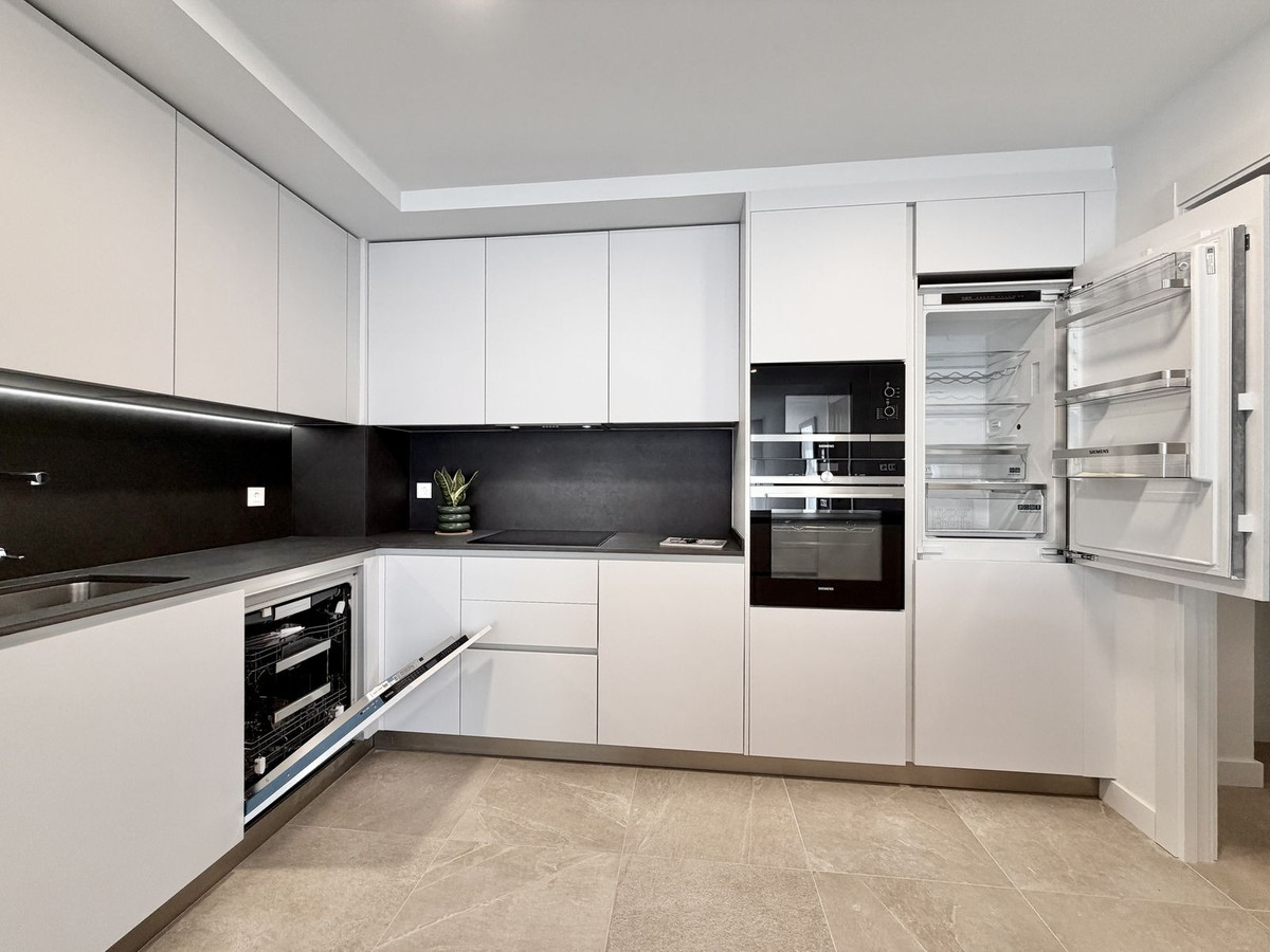 Piso de 2 Dormitorios en venta en Estepona