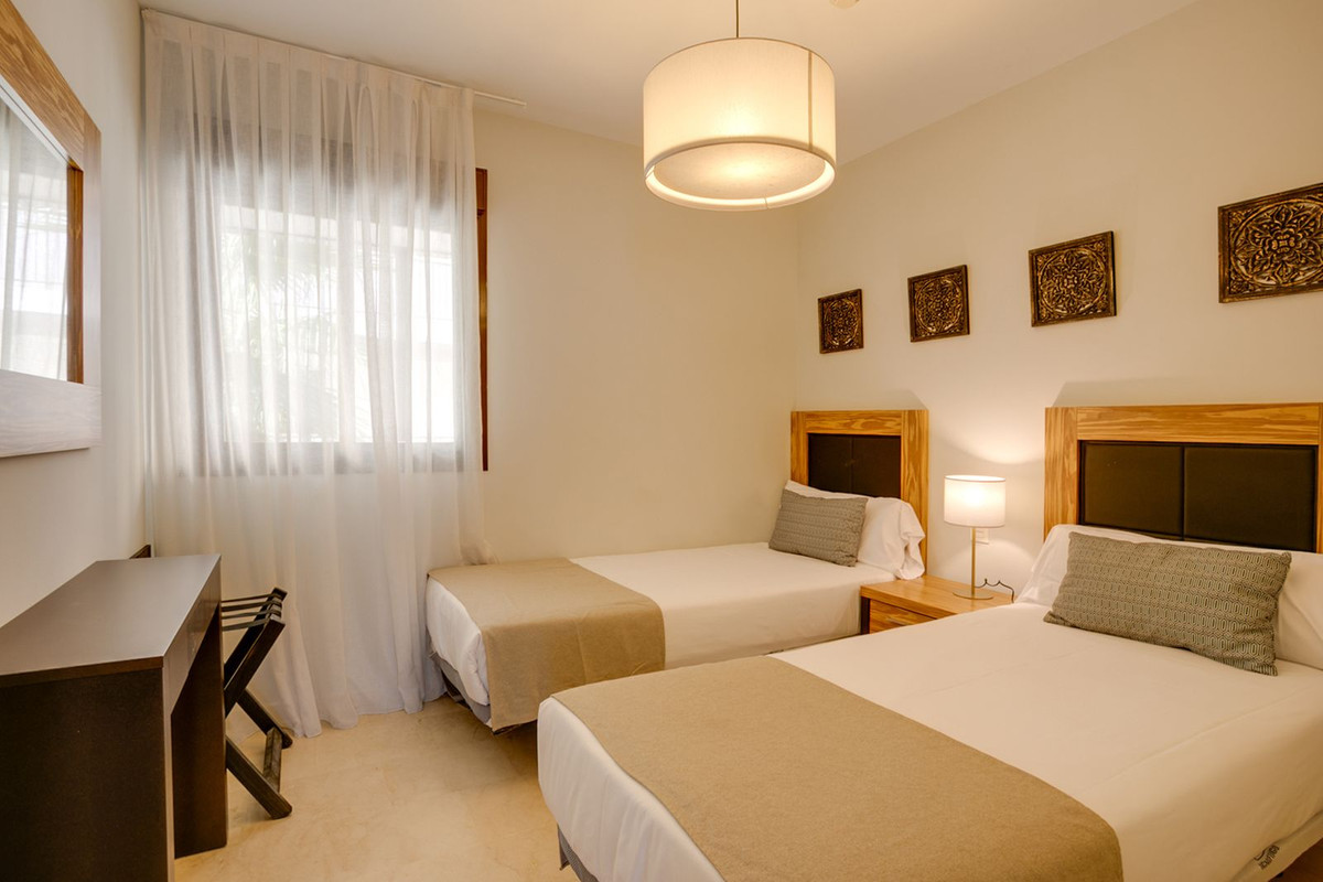 Piso de 2 Dormitorios en venta en Estepona