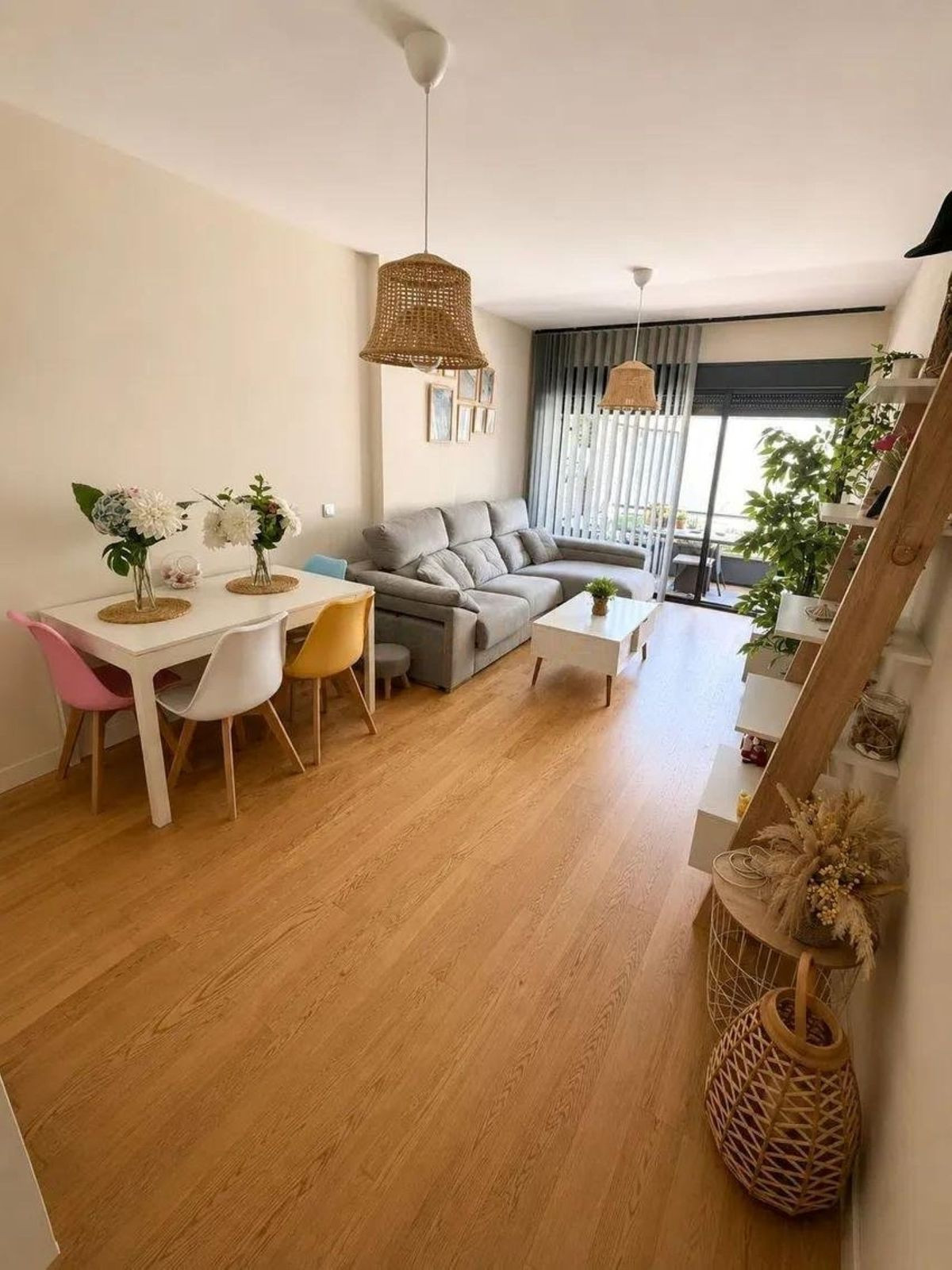 Piso de 2 Dormitorios y 2 Baños en venta en El Pinillo, Torremolinos