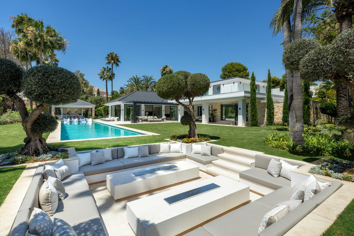Casa de 7 Dormitorios en venta en Nueva Andalucía, Marbella