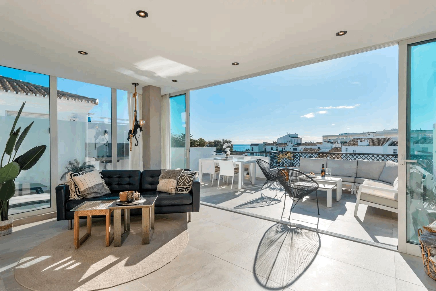 Ático de 4 Dormitorios y 3 Baños en venta en Puerto Banús, Marbella