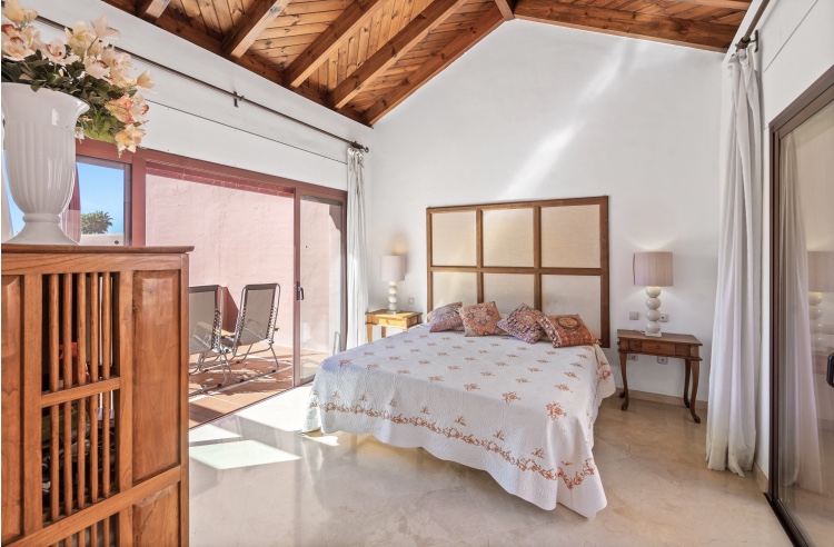 Piso de 3 Dormitorios en venta en Estepona