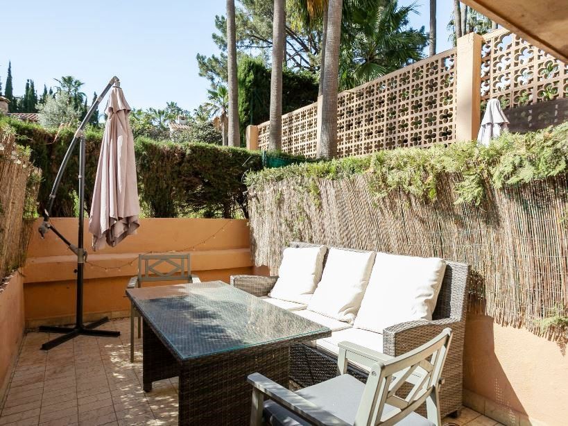 Piso de 2 Dormitorios en venta en Cabopino, Marbella