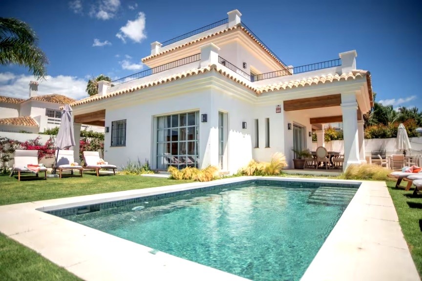 Casa de 5 Dormitorios y 6 Baños en venta en Marbella Centro