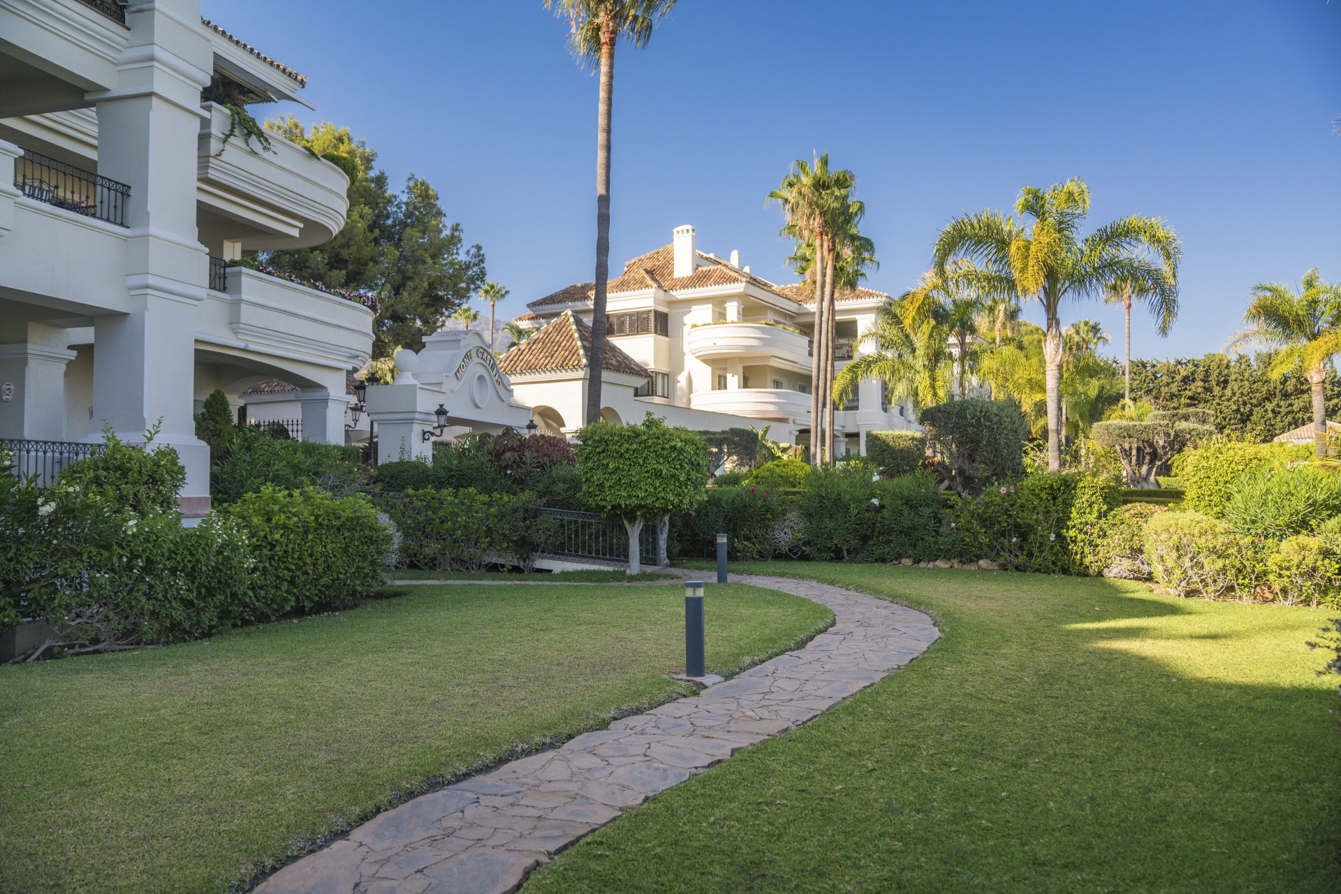 Piso de 3 Dormitorios y 3 Baños en venta en Milla de Oro, Marbella