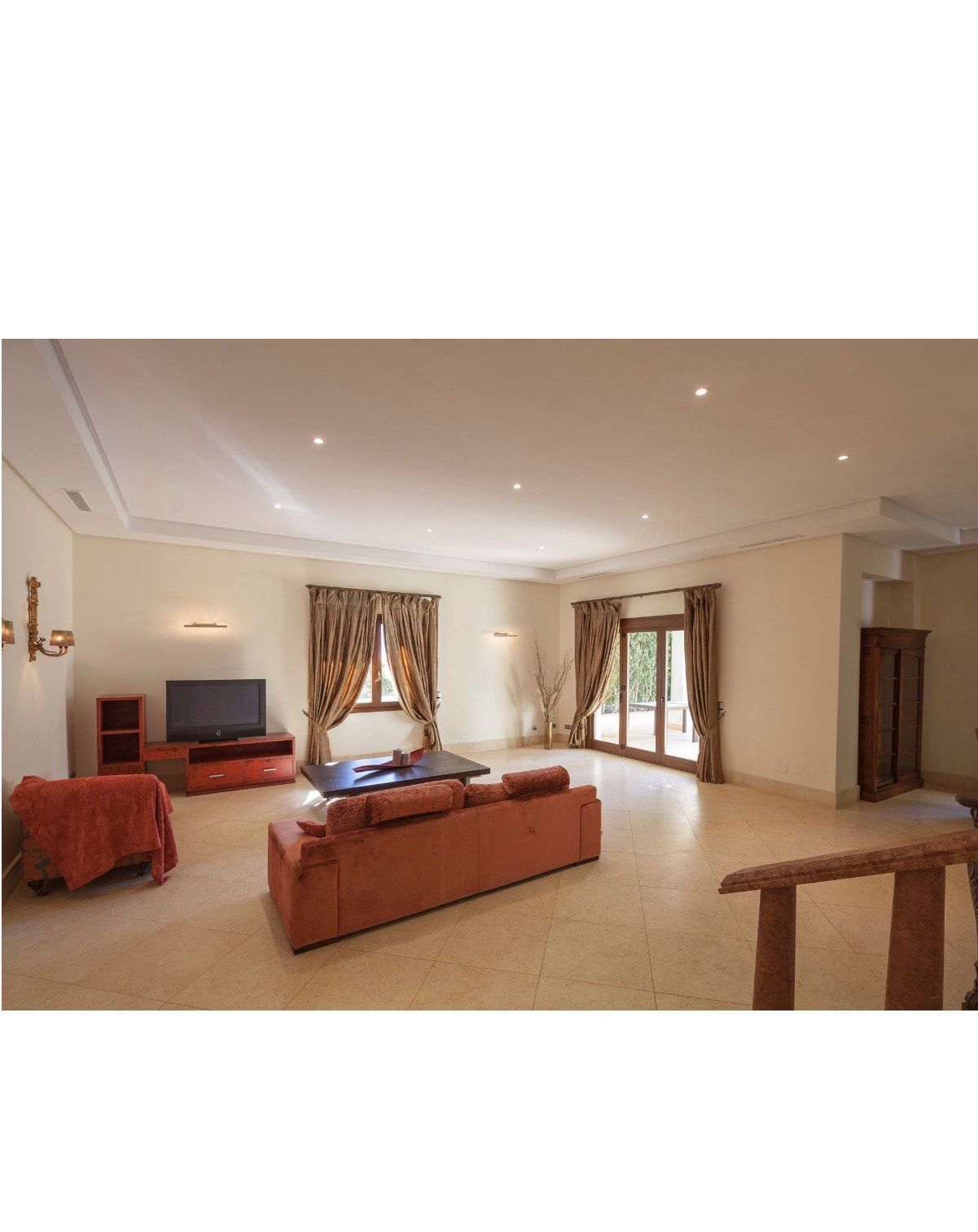 Casa de 5 Dormitorios y 6 Baños en venta en Milla de Oro, Marbella