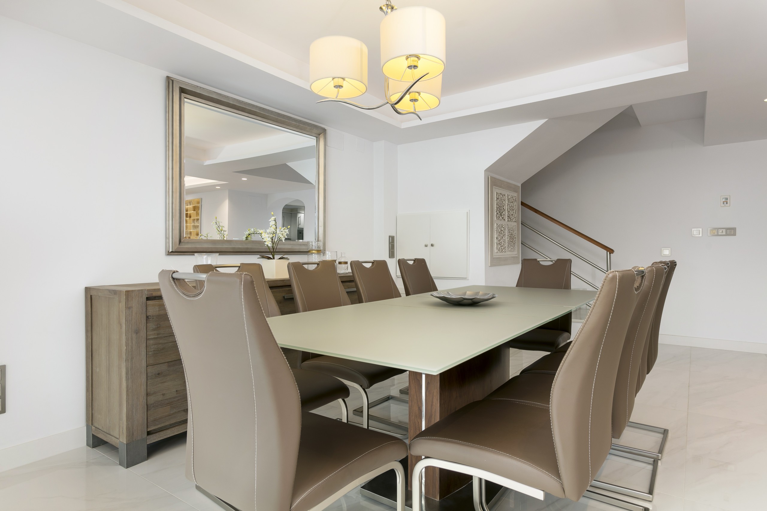 Casa Adosada de 5 Dormitorios y 4 Baños en venta en Milla de Oro, Marbella