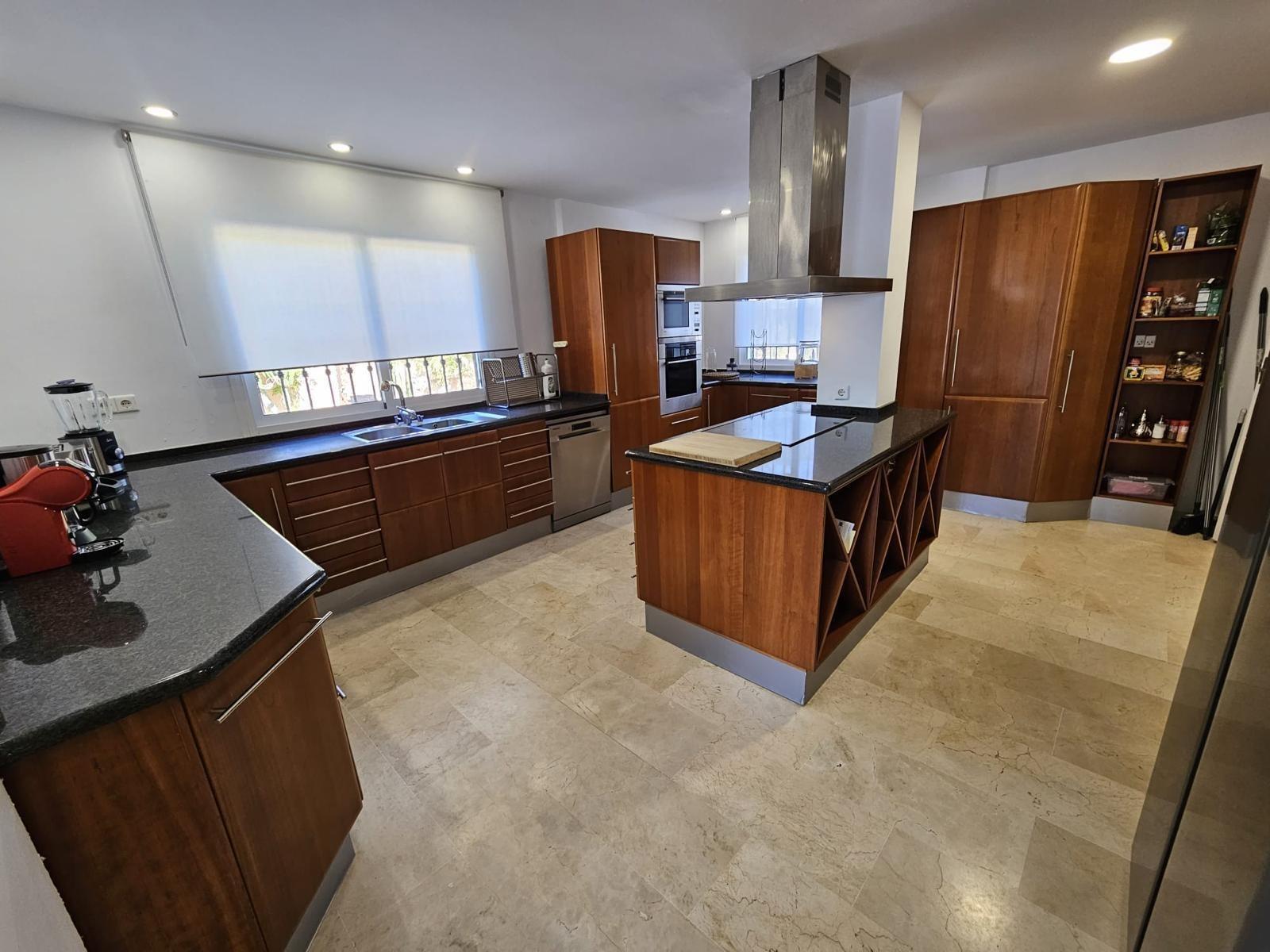 5 спални - Вила за продажба в Benalmadena Pueblo