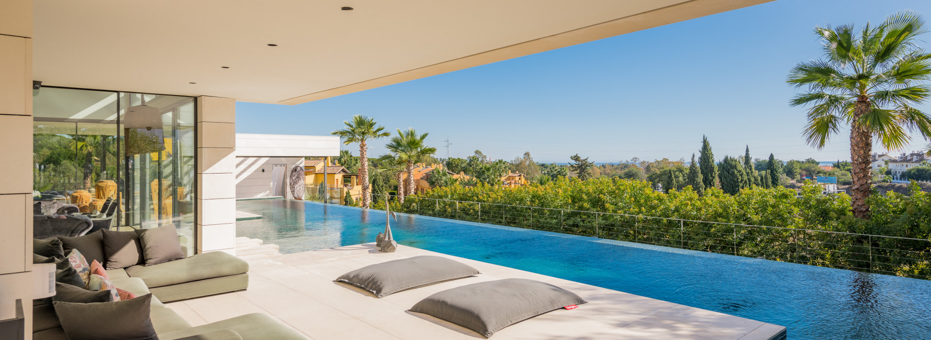 Casa de 6 Dormitorios y 6 Baños en venta en Milla de Oro, Marbella