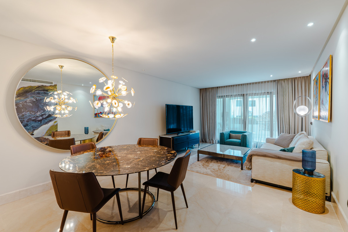 3 спални, 3 бани - Апартамент за продажба в Estepona