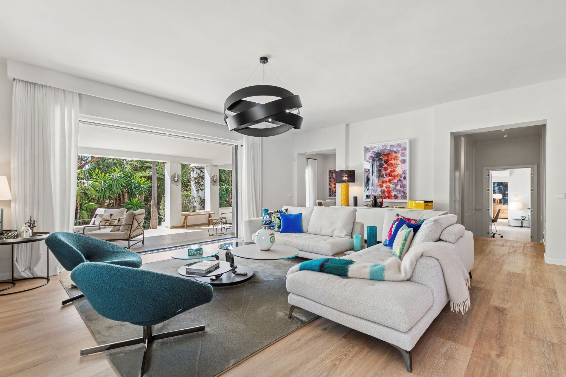 Casa de 5 Dormitorios en venta en Milla de Oro, Marbella