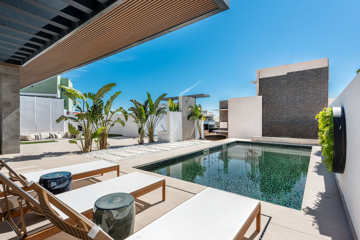 Casa de 3 Dormitorios y 3 Baños en venta en La Cala de Mijas