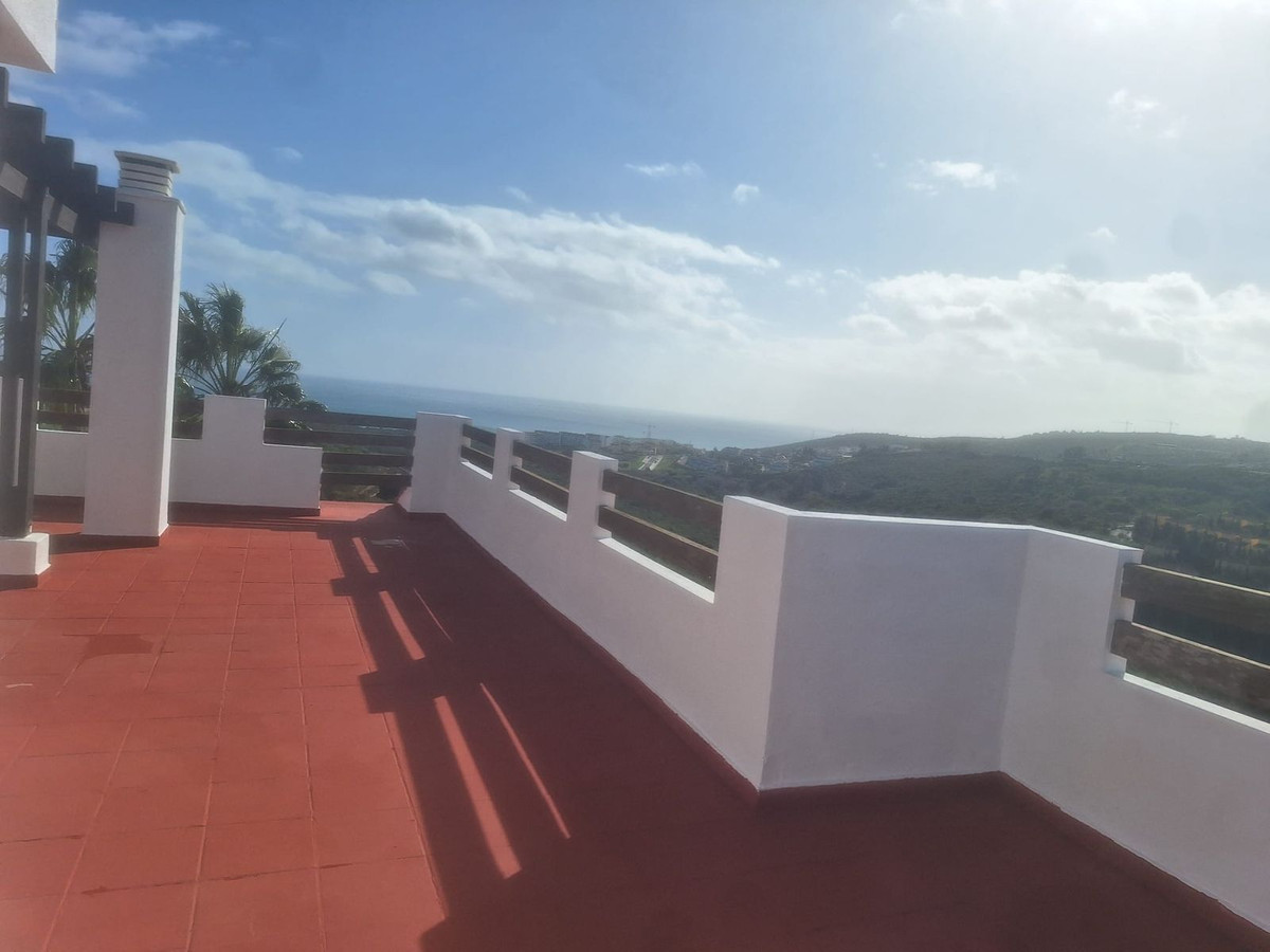 Casa de 5 Dormitorios y 4 Baños en venta en Manilva