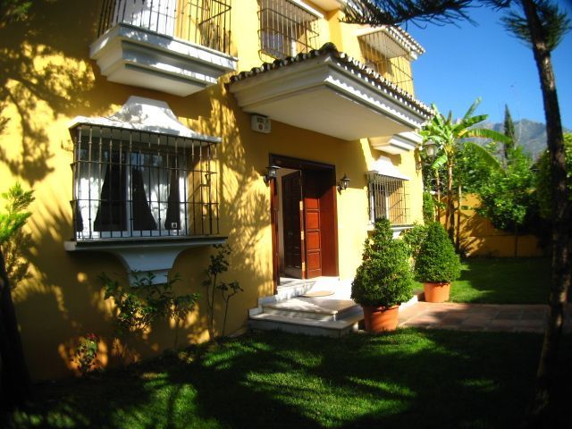 Casa de 5 Dormitorios en venta en Marbella
