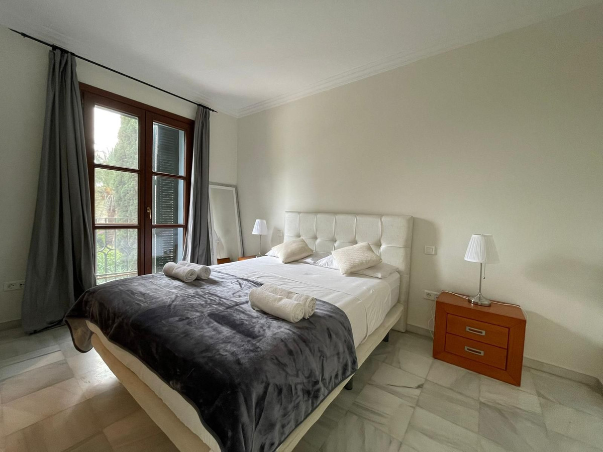 Casa Adosada de 4 Dormitorios en venta en Guadalmina Alta, San Pedro de Alcántara