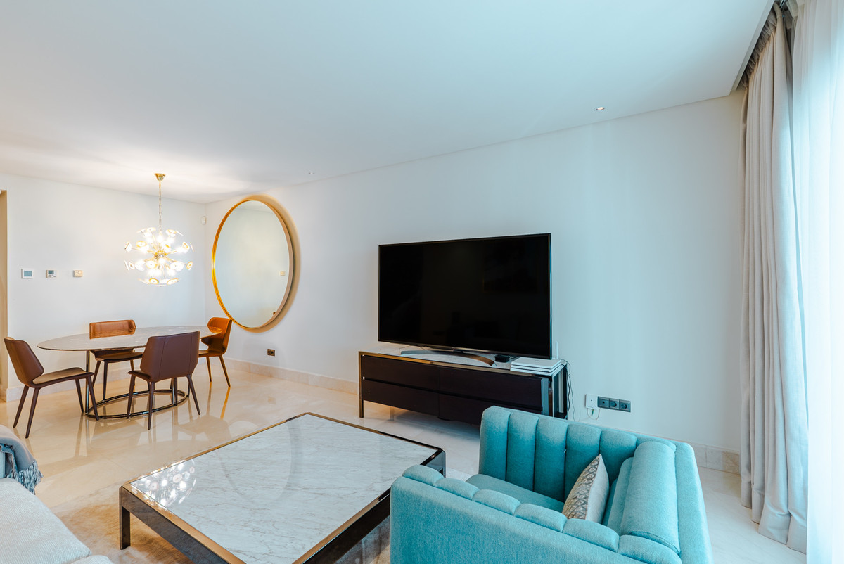 3 спални, 3 бани - Апартамент за продажба в Estepona
