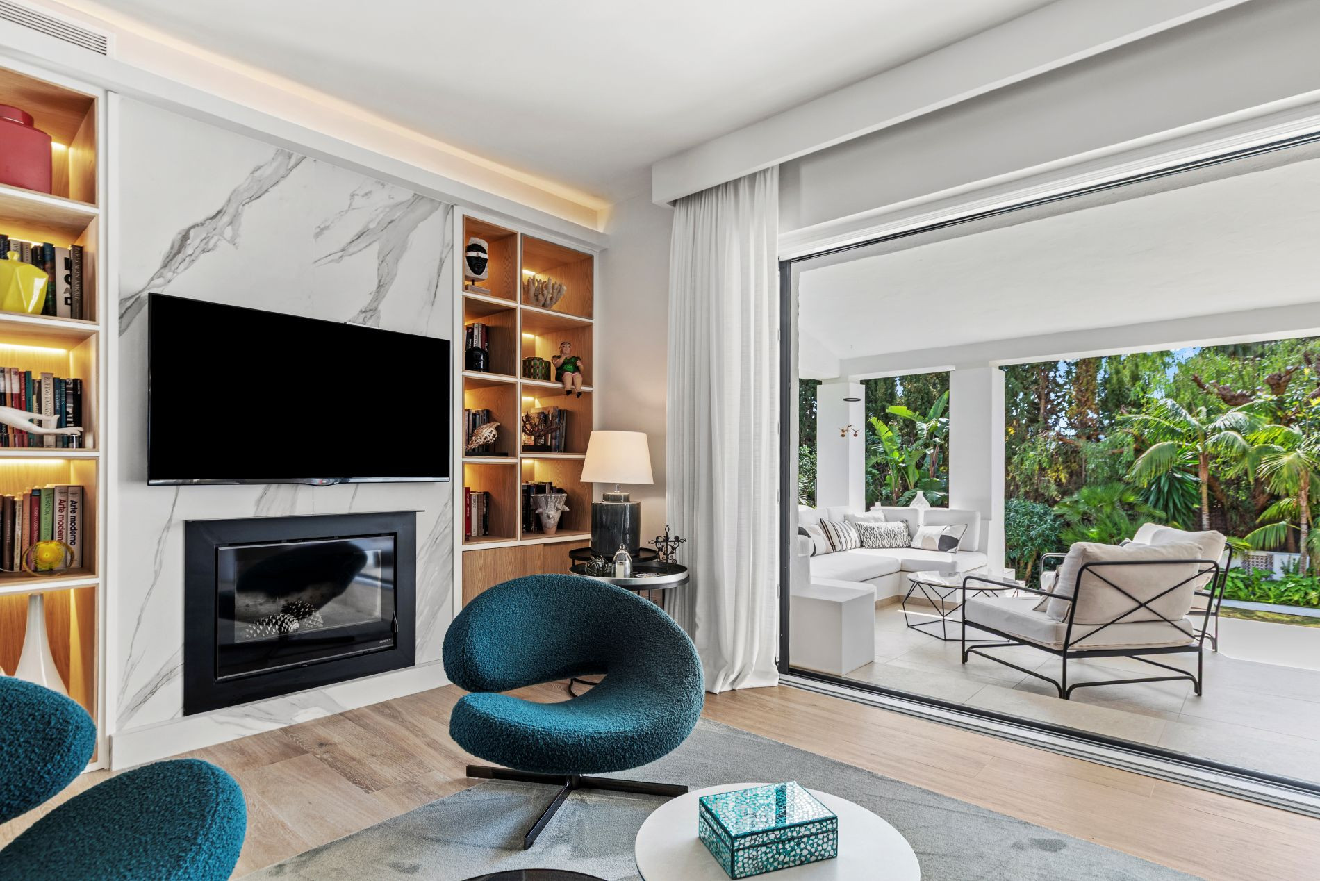 Casa de 5 Dormitorios en venta en Milla de Oro, Marbella
