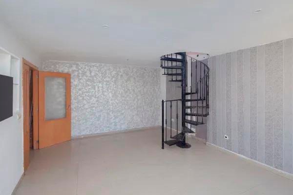 Piso de 4 Dormitorios y 2 Baños en venta en Llíria