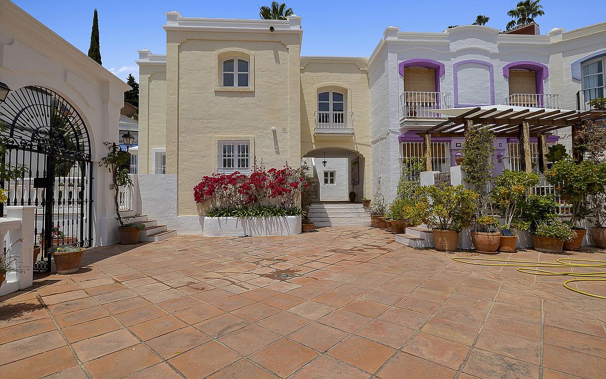 Casa Adosada de 3 Dormitorios y 2 Baños en venta en Benahavís
