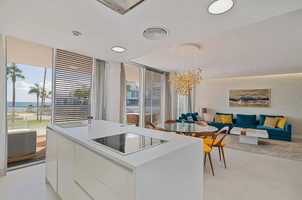 Piso de 3 Dormitorios en venta en Estepona