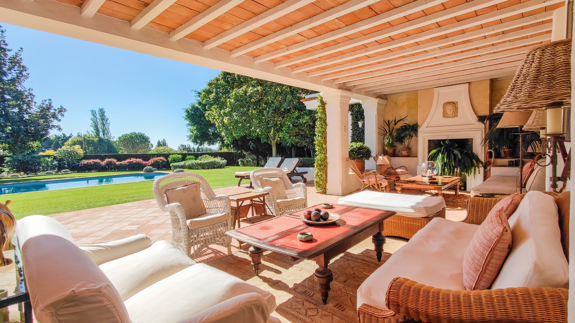 Casa de 4 Dormitorios en venta en Milla de Oro, Marbella