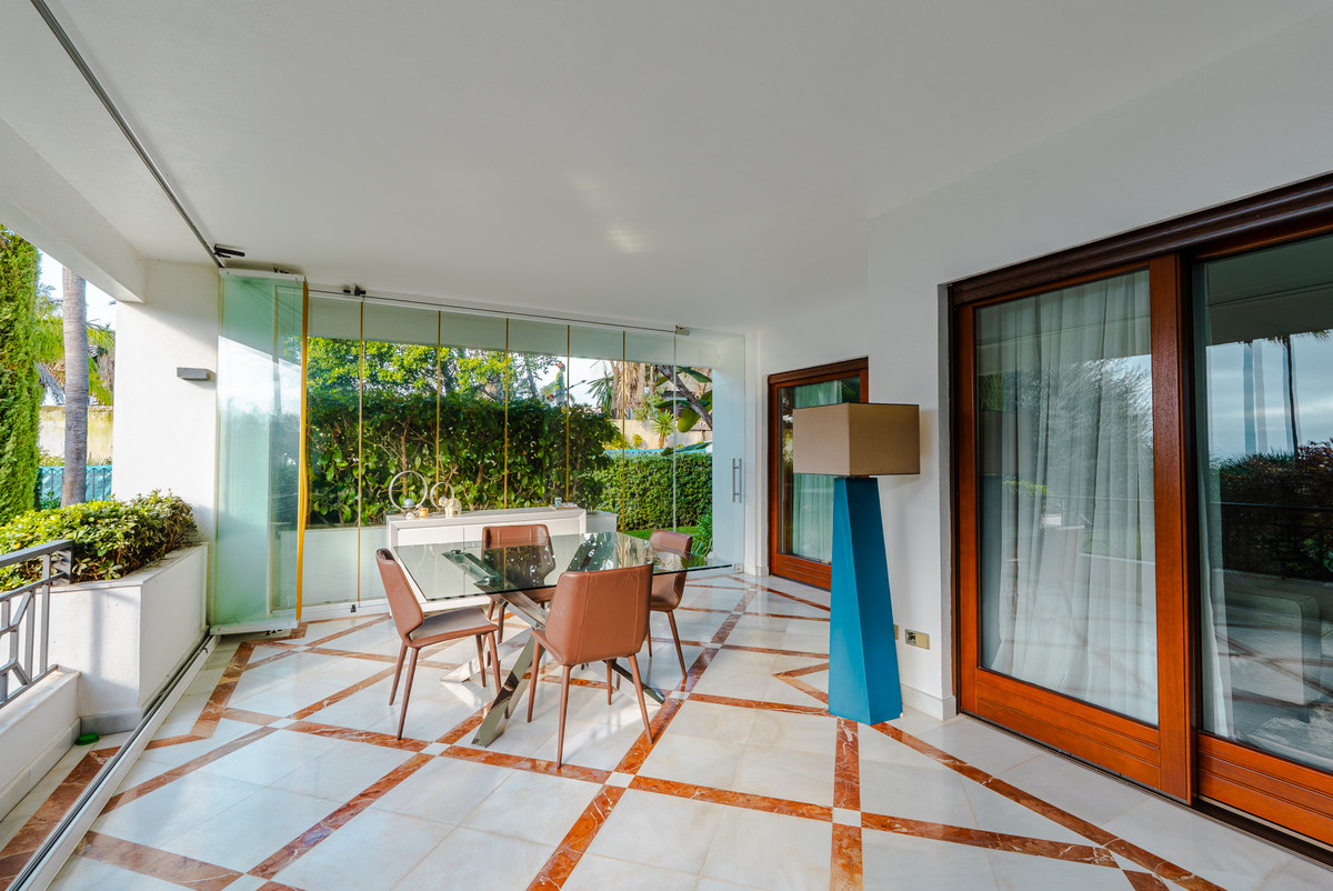 3 спални, 3 бани - Апартамент за продажба в Estepona