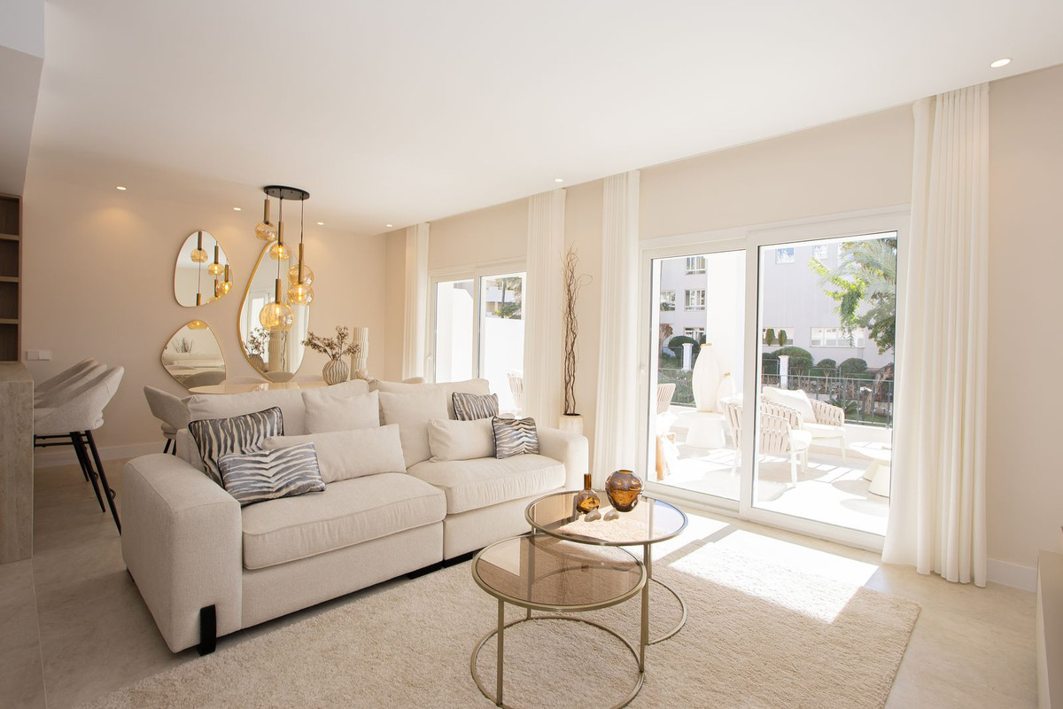 Ático de 4 Dormitorios en venta en Nueva Andalucía, Marbella