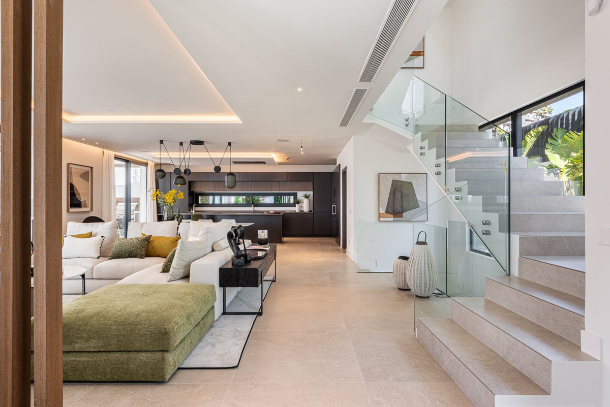 Casa de 3 Dormitorios y 3 Baños en venta en La Cala de Mijas