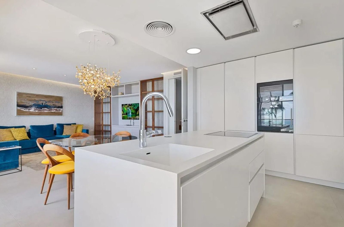 Piso de 3 Dormitorios en venta en Estepona