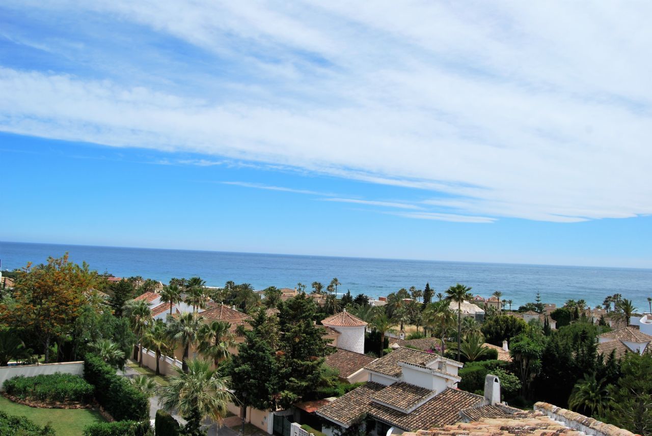 Ático de 3 Dormitorios en venta en El Rosario, Marbella