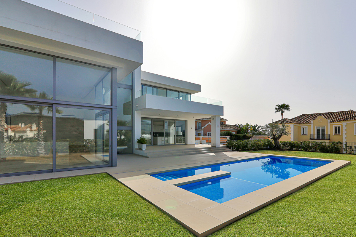 Casa de 4 Dormitorios y 4 Baños en venta en Benahavís
