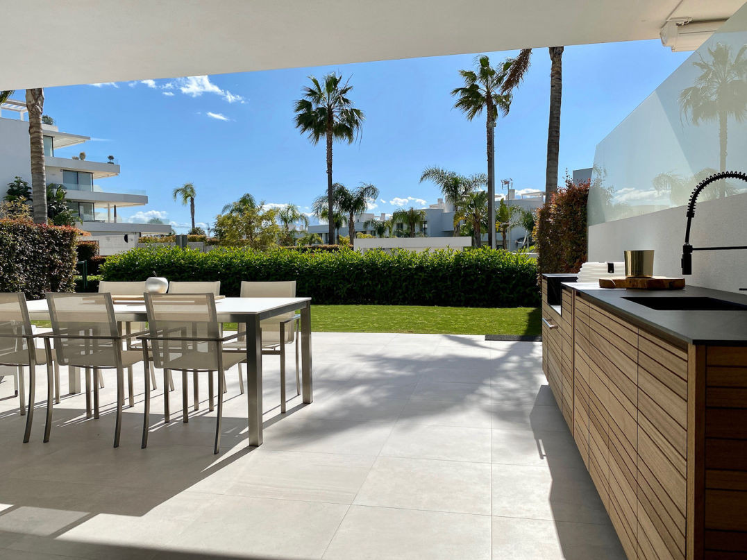Piso de 2 Dormitorios y 2 Baños en alquiler en Estepona