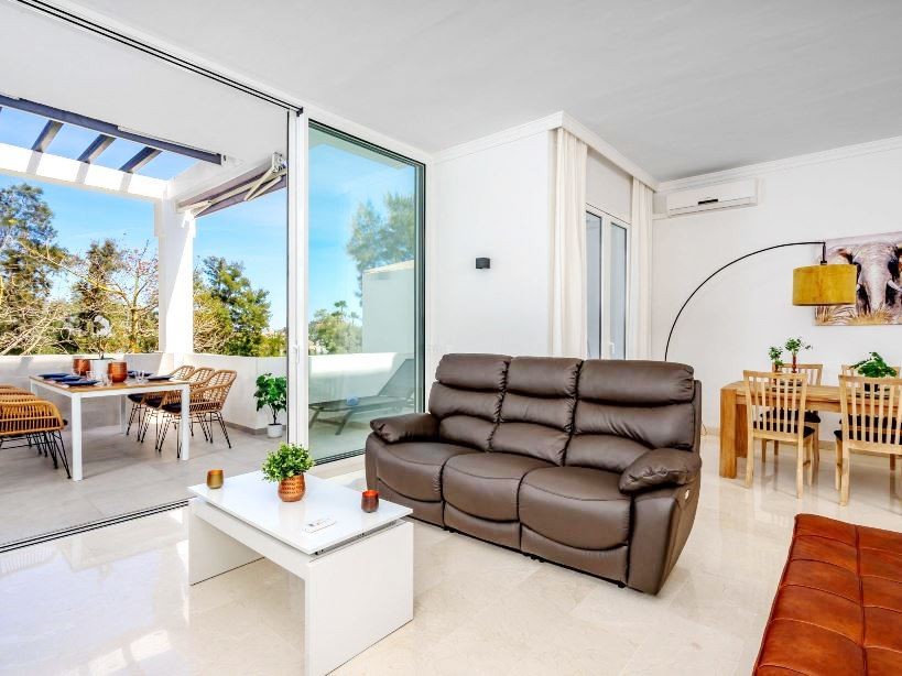 Casa Adosada de 3 Dormitorios y 2 Baños en venta en Marbella Centro