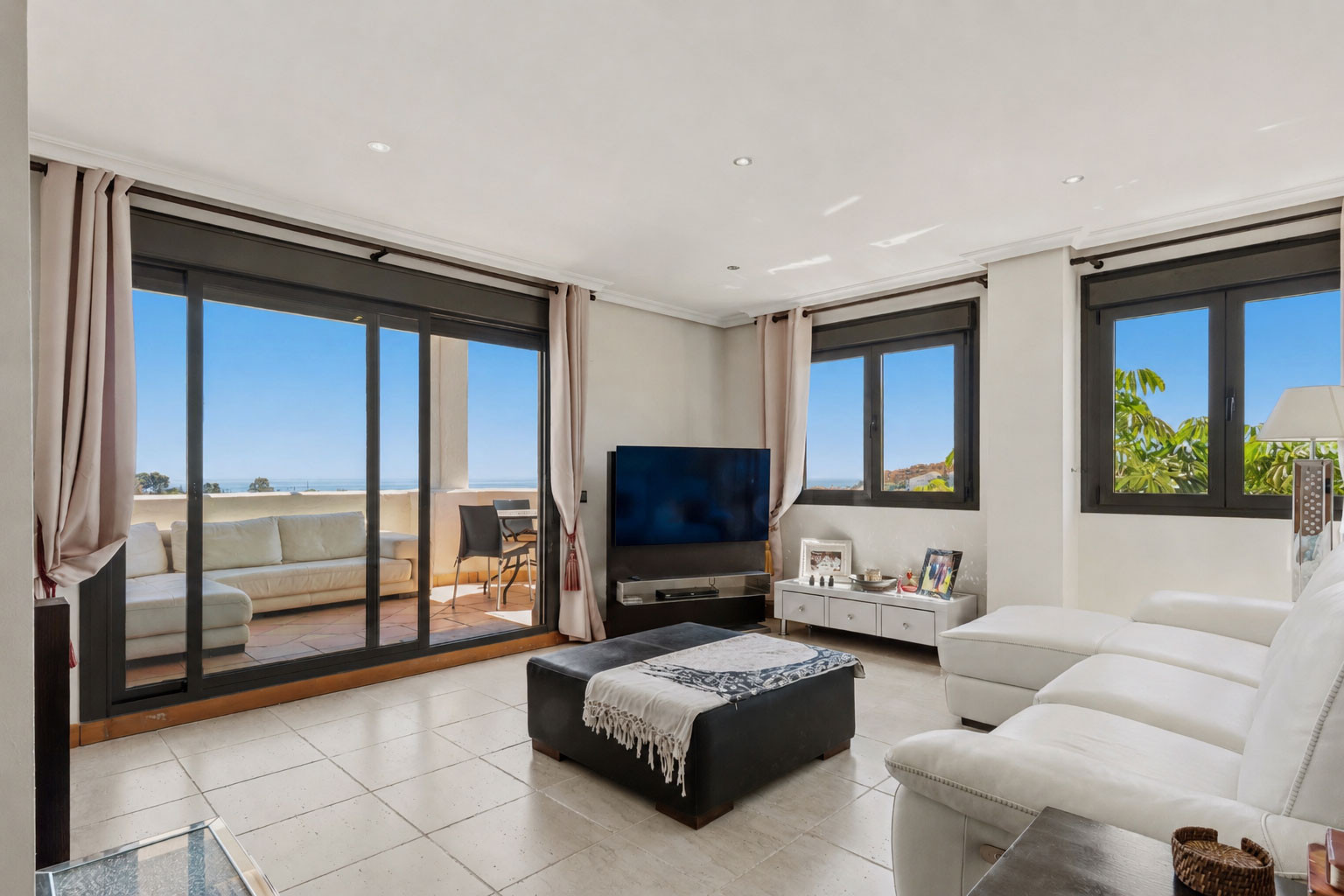 Ático de 2 Dormitorios en venta en Estepona