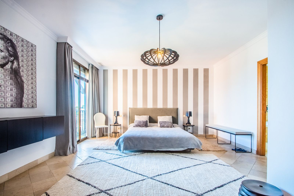 Ático de 2 Dormitorios y 2 Baños en venta en Cancelada, Estepona