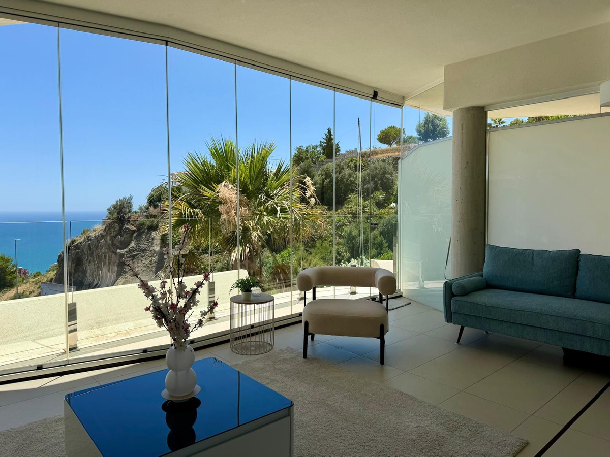Piso de 2 Dormitorios y 2 Baños en venta en Benalmádena