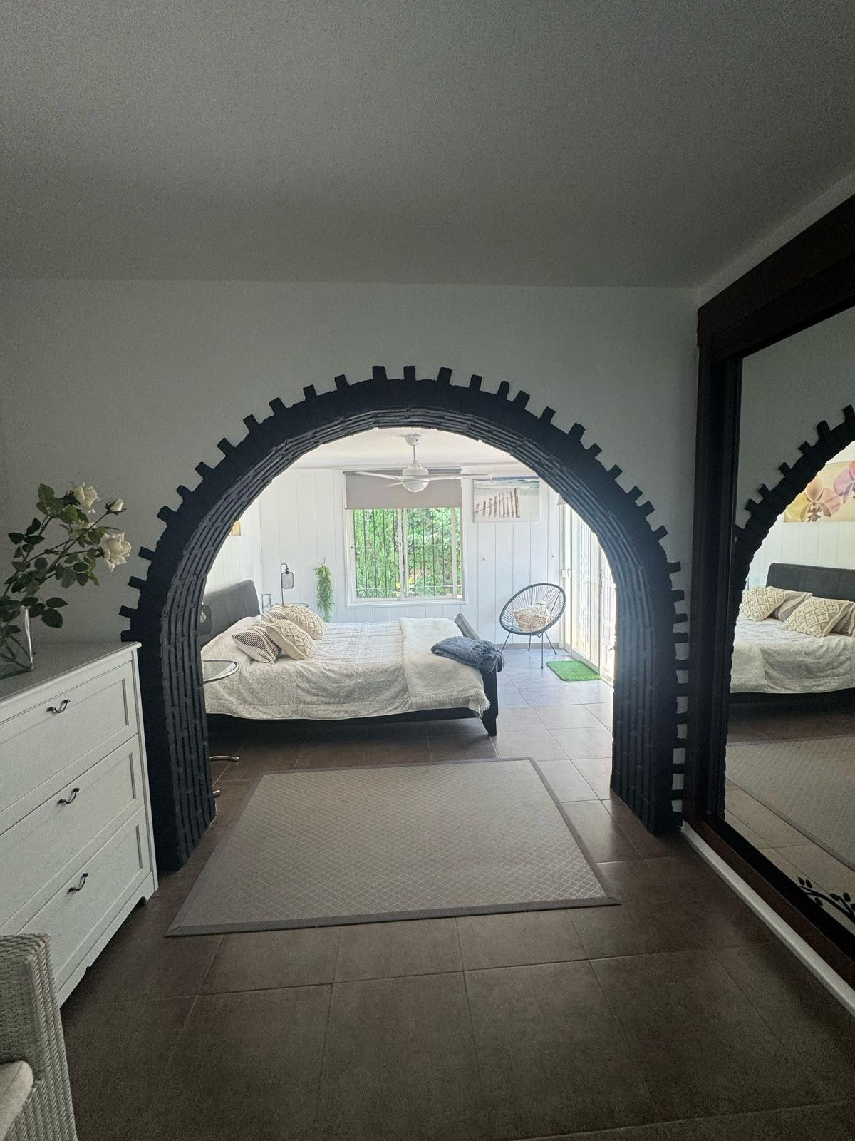 Casa de 4 Dormitorios en venta en Las Chapas, Marbella