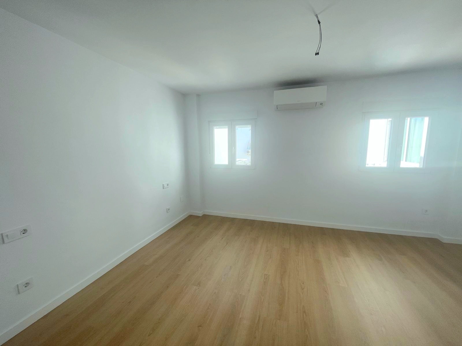 Piso de 4 Dormitorios en venta en Arroyo de la Miel, Benalmádena