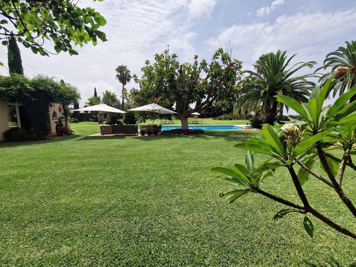 Casa de 5 Dormitorios y 6 Baños en venta en Benahavís