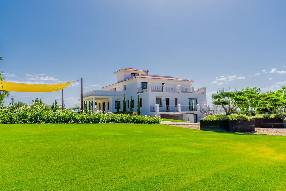 Casa de 5 Dormitorios en venta en Guadalmina Alta, San Pedro de Alcántara