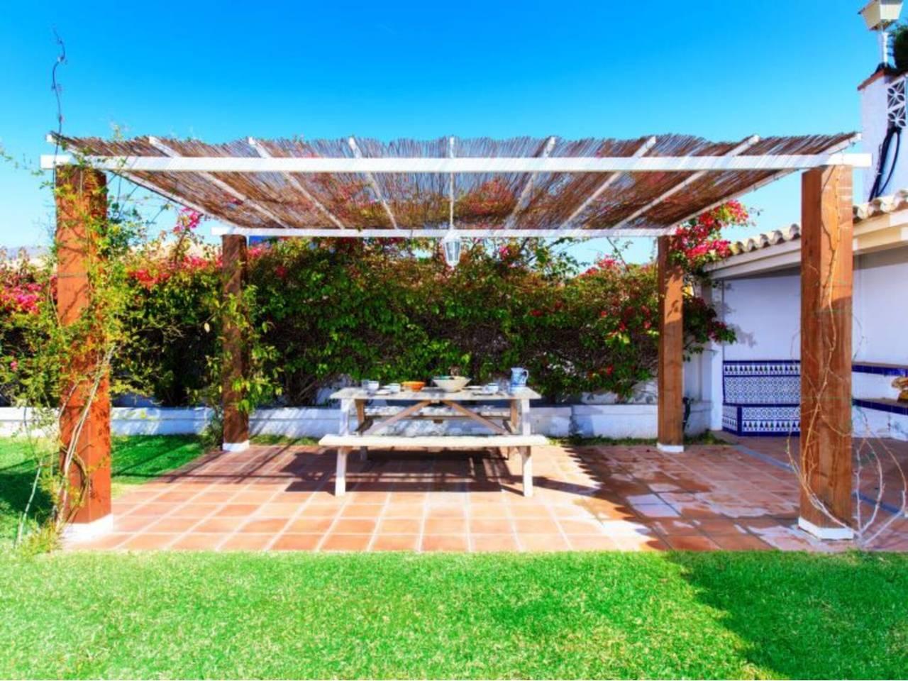 Casa Adosada de 4 Dormitorios y 2 Baños en venta en Rincón de la Victoria