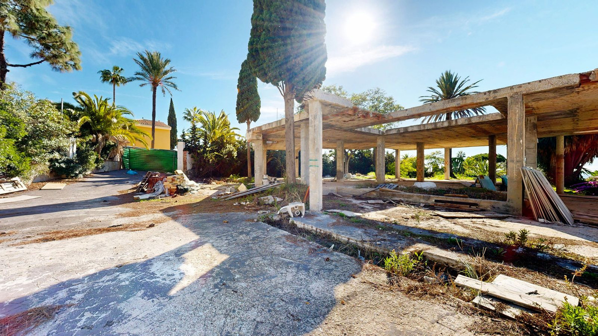 Terreno en venta en Las Chapas, Marbella