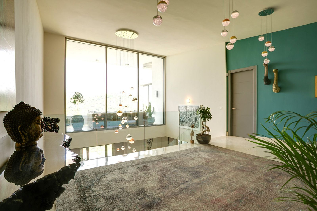 Casa de 6 Dormitorios en venta en Benahavís