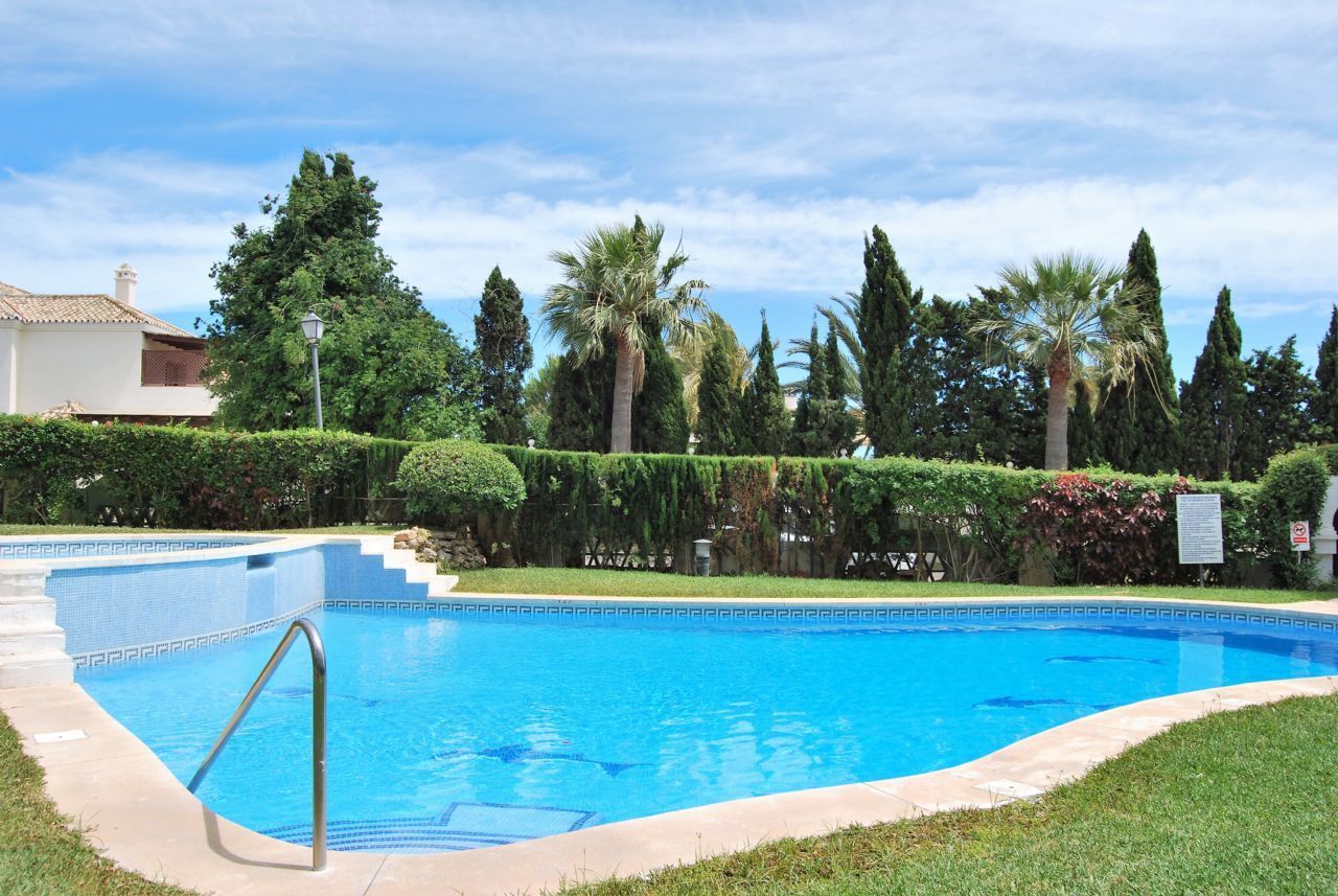 Ático de 3 Dormitorios en venta en El Rosario, Marbella