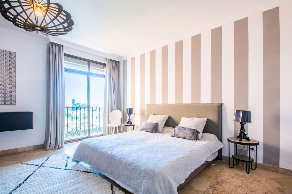 Ático de 2 Dormitorios y 2 Baños en venta en Cancelada, Estepona