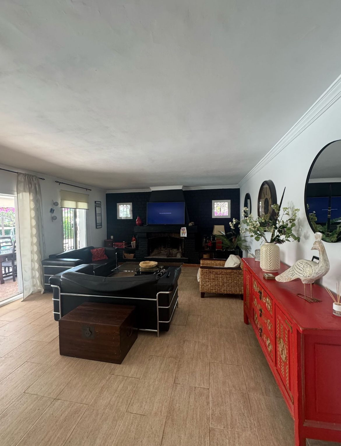 Casa de 4 Dormitorios en venta en Las Chapas, Marbella