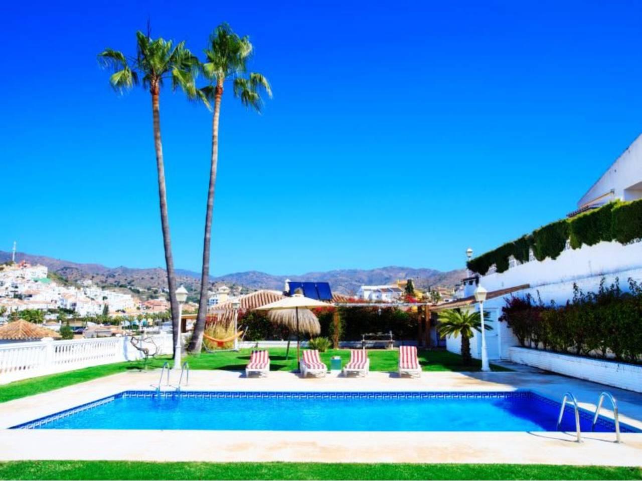 Casa Adosada de 4 Dormitorios y 2 Baños en venta en Rincón de la Victoria