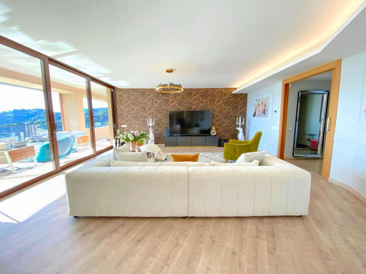 Piso de 4 Dormitorios y 4 Baños en venta en La Quinta, Benahavís
